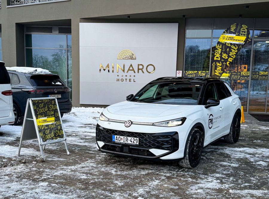 Hó-Roc: Téli kaland az új Volkswagen T-Roc volánja mögött - Autó & Motor - MOBILITY - Graefl Major, Minaro Hotel MGallery, új Volkswagen T-Roc, 