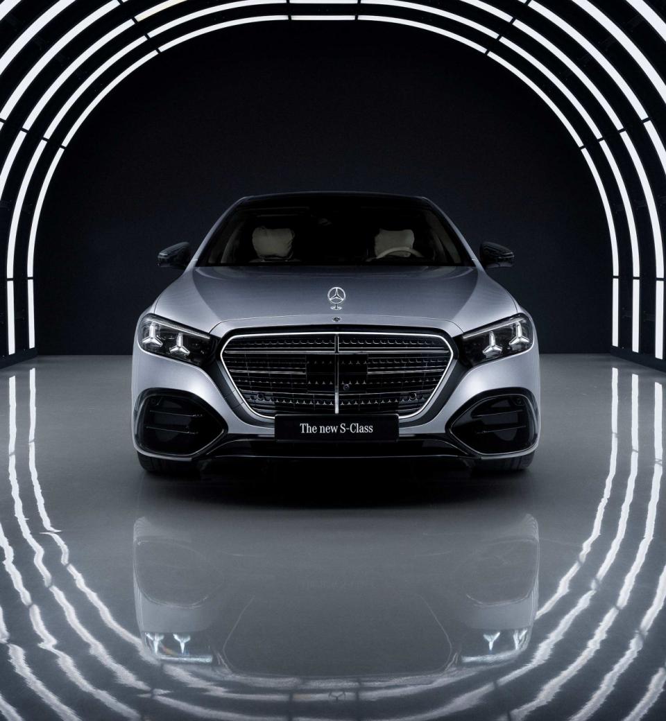 Az új S-osztállyal lép a következő innovációs korszakba a 140 éves évfordulót ünneplő Mercedes-Benz