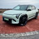 A kis űrhajó, ami nyugdíjba küldi a hatótáv-parát – KIA EV3 GT-line teszt