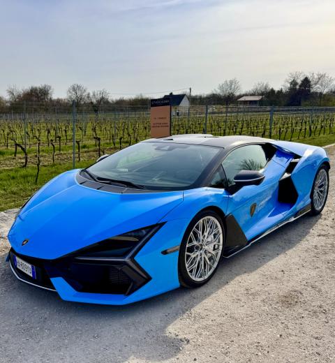 Lamborghini-nap Etyeken: három világ, egy út, nulla józan ész