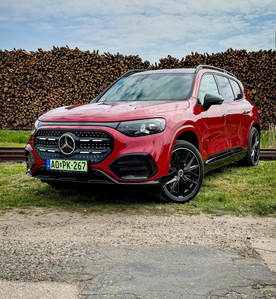 Kecskeméti villany-mindenes: Bemutatkozott az új, 800 voltos Mercedes-Benz GLB