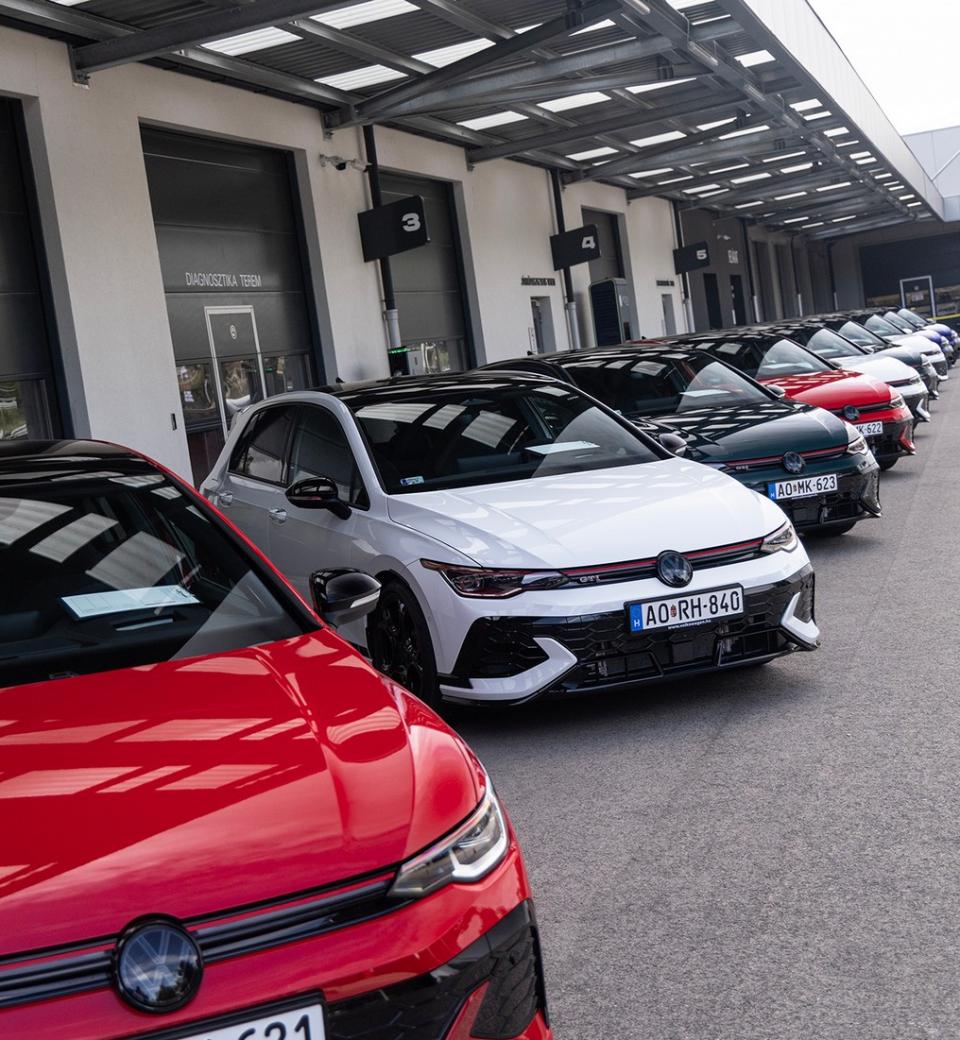 Ikonikus születésnapos érkezett a hazai utakra: 50 éves a GOLF GTI