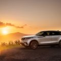 A Range Rover Velar Plug-in hybird hajtáslánccal és ultramodern szórakoztató rendszerrel bővíti kínálatát