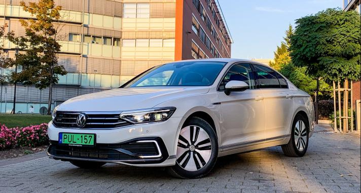 Nem kell kapkodni – Volkswagen Passat GTE