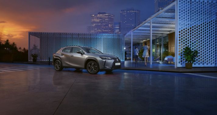 Jön  a Lexus UX Sport