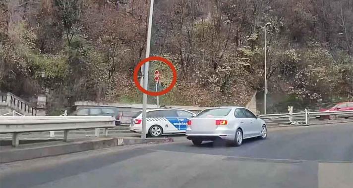 Felháborító videók! Láthatja, a rendőr is autós - FRISSÍTÉS!