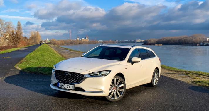 Nem csak pirosban szép – Mazda 6 G-194 100th Anniversary