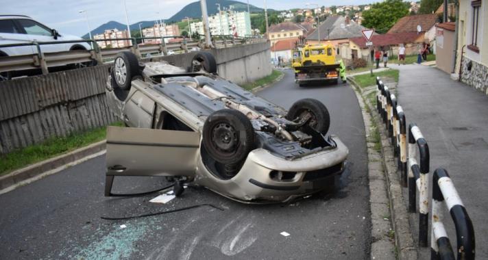 Ittasan zuhant le a viaduktról, fizethet