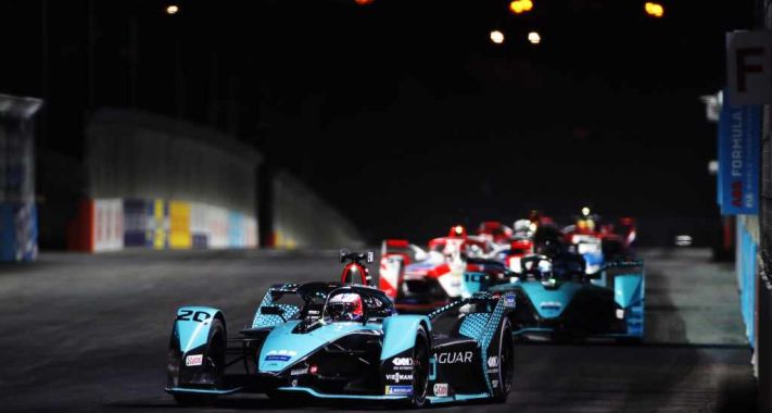 A Panasonic Jaguar Racing győzelmével zárult a Forma-E világbajnokság második futama