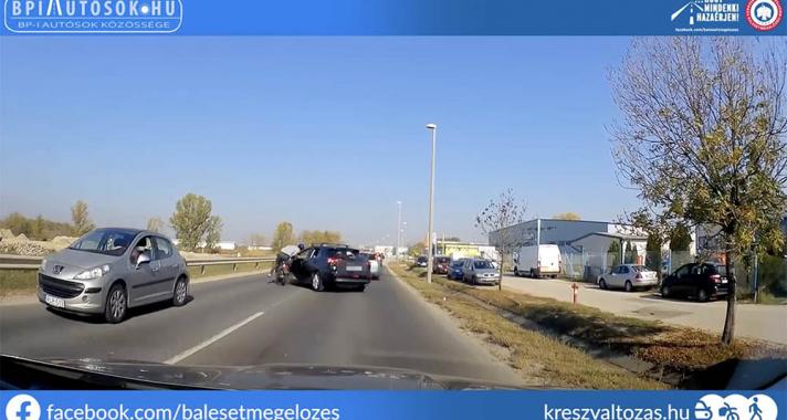 Motorosok figyelem! Rázós helyzetek videón