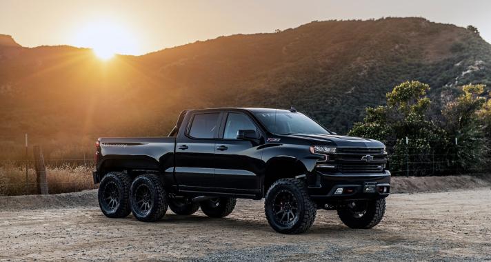 Hatlábú Chevy Silverado - Hennessey Goliath 6X6