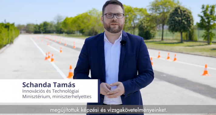 ITM-államtitkár: a motorosok biztonsága érdekében megújították a képzési és vizsgakövetelményeket