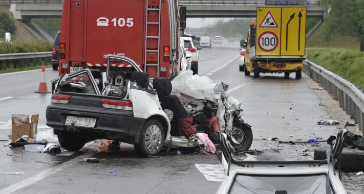 Baleset miatt lezárták az M5-öst Újhartyánnál Budapest felé