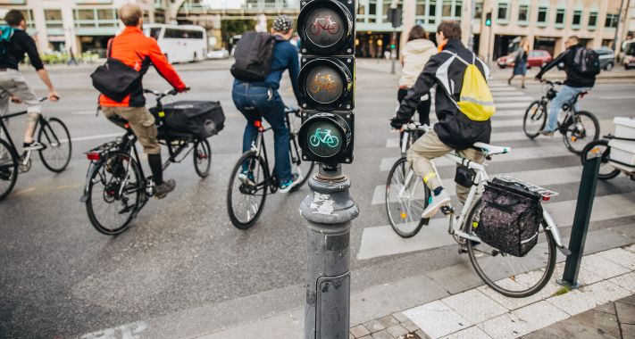 Hétköznap és hétvégén is többen bicikliznek az egyre színvonalasabb kerékpárutakon