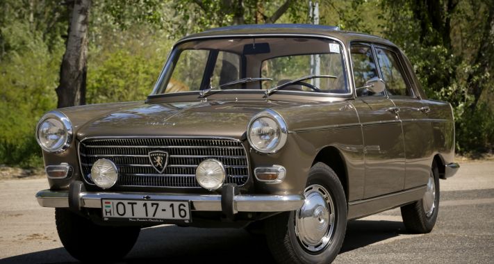 Találkozás Peugeot 404 Kapitánnyal