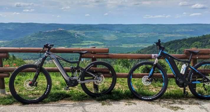 A Nissan minden új LEAF vásárlónak e-Bike túrát ad ajándékba