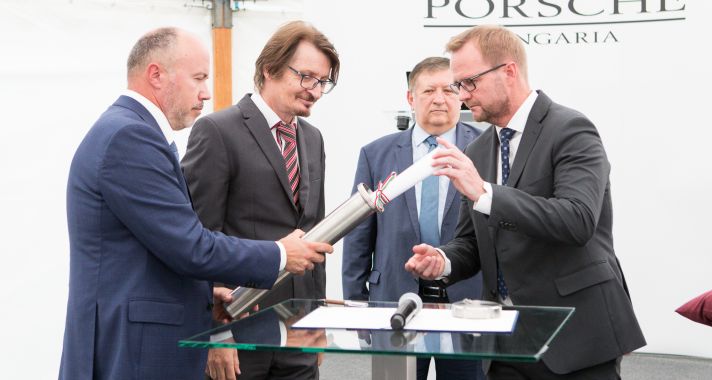 Egyedülálló innovációs és oktatási centrumot épít a Porsche Hungaria