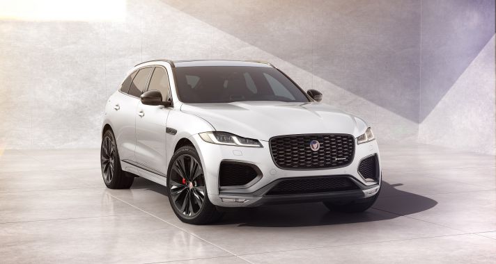 R-Dynamic Black kivitellel és fejlett technológiákkal bővül a Jaguar F-Pace kínálata